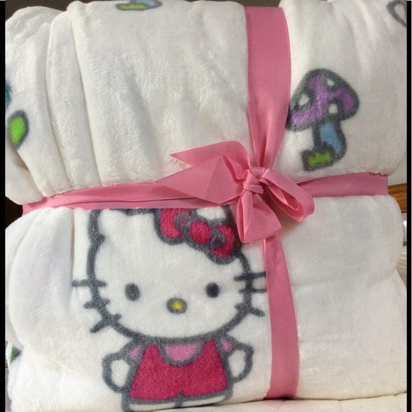 Hello kitty blanket - Picture 2 of 2